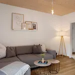 Wanderlust Apartment *